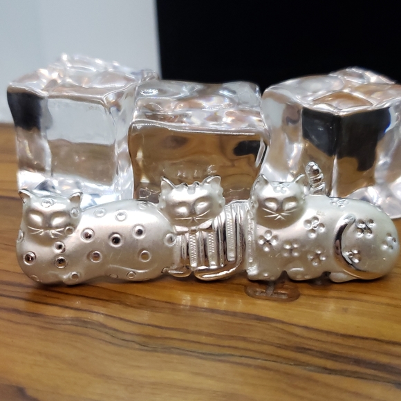 Cat Pin - Picture 2 of 3